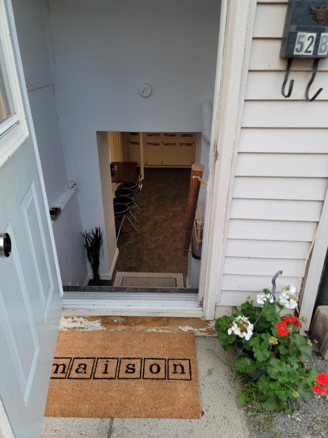 Apartamento Lower Level Apt 6Ft High Close To Hwy Netflix Wifi Edmundston Exterior foto