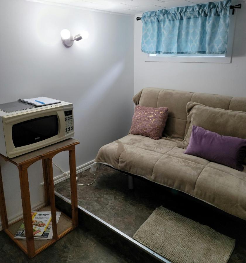 Apartamento Lower Level Apt 6Ft High Close To Hwy Netflix Wifi Edmundston Exterior foto