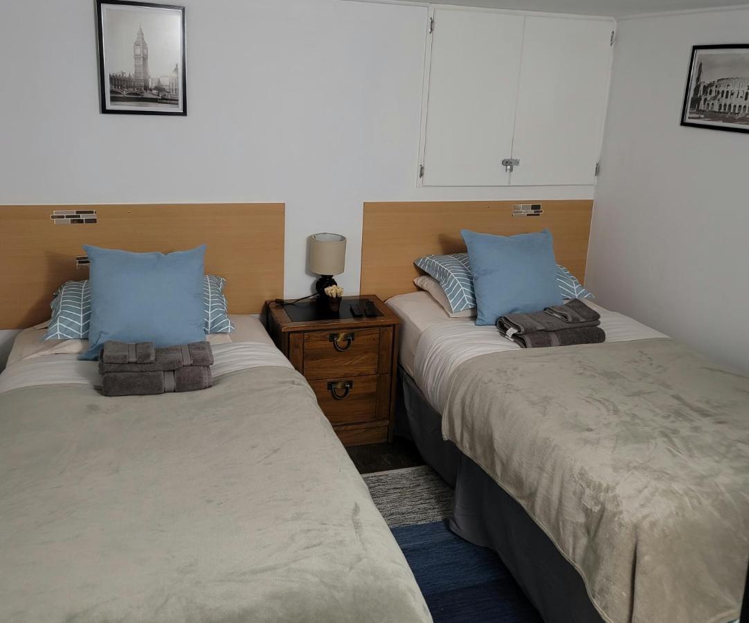Apartamento Lower Level Apt 6Ft High Close To Hwy Netflix Wifi Edmundston Exterior foto