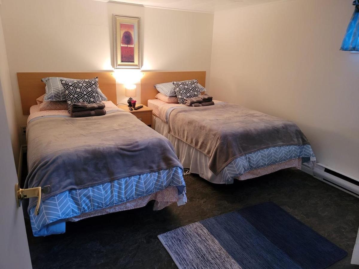 Apartamento Lower Level Apt 6Ft High Close To Hwy Netflix Wifi Edmundston Exterior foto